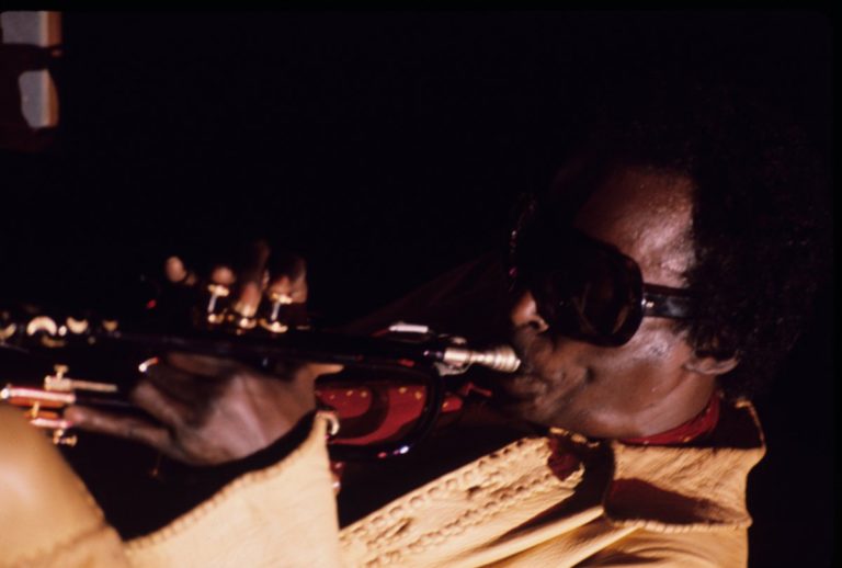 Trompettist Miles Davis de geniale poppenmeester