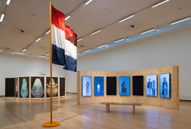 Worden kunstenaars brodeloos door AI? ‘Prix de Rome 2025’ toont in het Stedelijk hoe levendig en relevant menselijke verbeeldingskracht blijft.